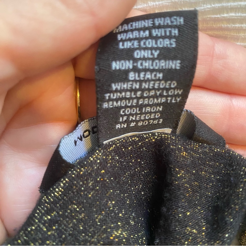 MODA INTERNATIONAL TOP TANK BLACK GOLD METALLIC STRETCH V-NECK RACERBACK SIZE S - Picture 8 of 8